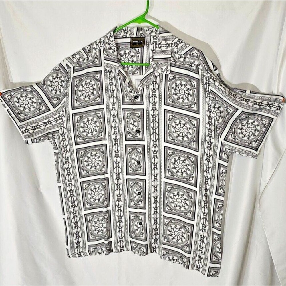 Level Ten Black and White Patterned Short Sleeve Button-Up Shirt